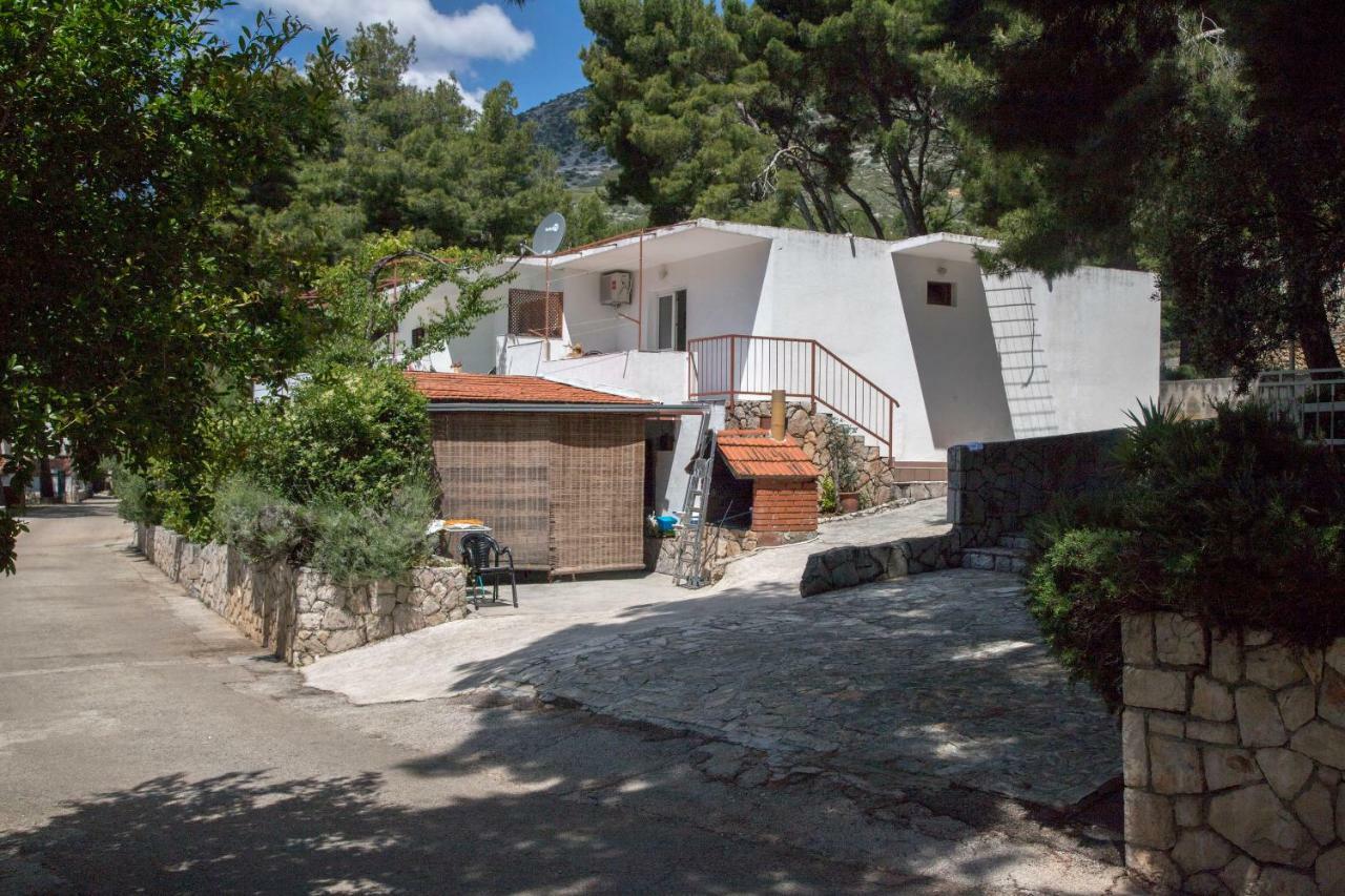 Apartments Tonin Ivan Dolac Exterior photo